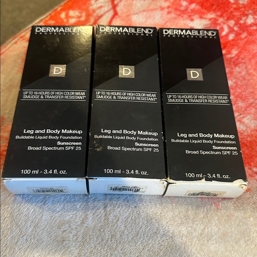 Dermablend Professional Leg and Body Makeup - Black Packaging - Picture 3 of 4